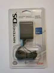 Nintendo DS Lite AC Adapter orginal new.