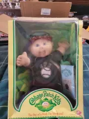 New Cabbage Patch Kids / Boy / 16”/2004...freckles!!!! Teeth!!..baseball