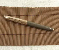 在飛比找Yahoo!奇摩拍賣優惠-美國製 Parker 61型12 K金筆蓋 老鋼筆 Y015