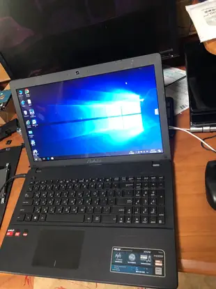 asus x553m  四核心獨顯遊戲，筆電，win10