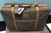 Amelia Earhart Tweed Suitcase Luggage 28”x22”x8” Tan Vintage 80s New/key