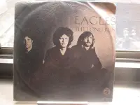 在飛比找Yahoo!奇摩拍賣優惠-黑膠唱片(片況佳)~The Eagles-The Long 