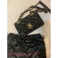 在飛比找蝦皮購物優惠-VICTORIA'S SECRET 維多利亞的秘密漆皮包包絕