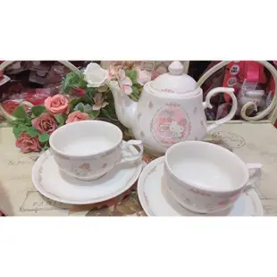 ♥小花花日本精品♥HelloKitty寶石系列 瓷器泡茶用花茶茶壺 兩組馬克杯盤組 11615200