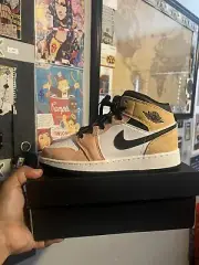 Nike Air Jordan 1 Mid SE GS Shoes ~ Size 5Y - USA SAME DAY SHIP - New Deadstock