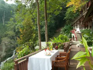 坎格薩達度假村瀑布Kangsadarn Resort & Waterfall