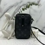 精品 LOUIS VUITTON 路易威登 LV DOUBLE PHONE 經典黑花帆布 手機包 胸包 M69534