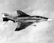McDonnell F-4B Phantom II "Aardvarks" in flight 8x10 Vietnam War Photo 582