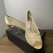 NIB Adrianna Papell Women's Jamie Pump Gold Nude Saba Satin Mesh Rhinestones 11M