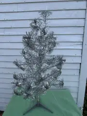 Vintage Silver Aluminum Christmas Tree Sparkler Stsrburst Pom Pom 38” New In Box