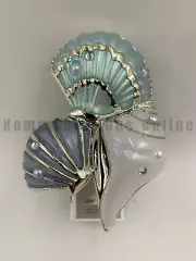 Bath & Body Works Sea Shell Pearl Cluster Wallflower Nightlight Plug In #6010A