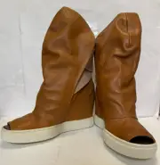 New With Box Gregory's Michel U.S. Sz. 7 Eur. Sz. 39 Open Toed Sneakers Read