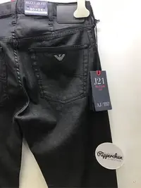 在飛比找Yahoo!奇摩拍賣優惠-Armani jeans 黑色 薄版 素面 鐵牌 Logo 