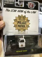 M2 MACHINE 1976 CHEVY SCOTTSDALE POLICE TRUCK 1.64