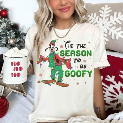 Funny Tis The Season To Be Goofy Christmas Lights Retro Tshirt Women