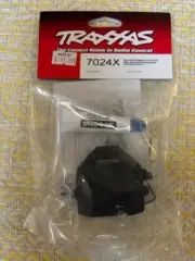 Traxxas Part #7024X: Receiver Box/Wire Cover/Foam Pads/Grease & Screws; 1/16