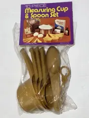 Plastic Measuring Cup & Spoon Set Vintage 1982 NIP 10 Piece Gold U.S. & Metric