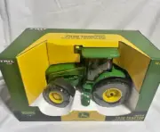 ERTL John Deere 7830 Dealer Edition Farm Tractor, 1/16