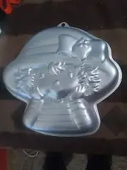 2003 WILTON STRAWBERRY SHORTCAKE ALUMINUM CAKE PAN #2105-7040