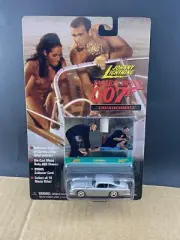 Johnny Lightning JAMES BOND 007 "THUNDERBALL", ASTON MARTIN DB5 1:64,