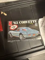 AMT '63 Corvette Stingray 25th Anniversary Street Rod Model Kit #6550