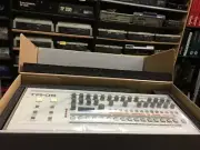 Roland TR-09 Rhythm Performer Drum Machine TR 09 /Boutique 909 ARMENS