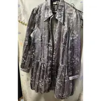 在飛比找蝦皮購物優惠-UNIQUE YUPPIE 服飾品牌 女款 日系 櫻花 繽紛