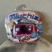 Miuchiz Bratz Babyz Cloe Adventurez Class Virtual World Digital Handheld New