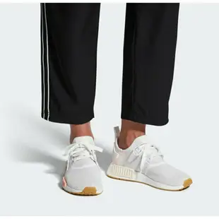 帝安諾-ADIDAS ORIGINALS NMD_R1 網布 白粉 乾燥玫瑰 焦糖底 休閒鞋 BC0237►超取399免運