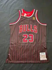 Iconic Michael Jordan Mitchell & Ness 1997-98 Chicago Bulls Jersey XL