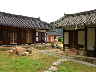 Chungwondang Hanok