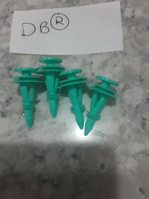 DODGE DURANGO JEEP GRAND CHEROKEE SET OF 4 Liftgate Interior Trim Retainer Pins