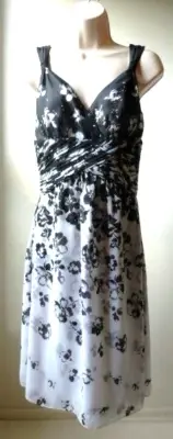 $148 New With Tags White House Black Market Beautiful Gossamer Sheer Dress