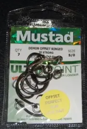 Mustad R39942BLN-50 Ultra Point Size 5/0 3X Strong Ringed Circle Hooks