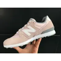 在飛比找蝦皮購物優惠-New Balance 慢跑鞋 粉白麂皮 女  WR996A