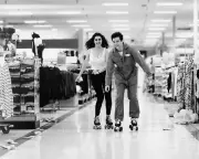 Career Opportunities 1991 jennifer Connelly Frank Whaley rollerskate 16x20 poste