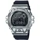 CASIO G-SHOCK 高端街頭風格嘻哈音樂金屬元素休閒錶(GM-6900-1DR)-銀