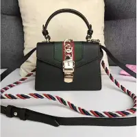 在飛比找Yahoo!奇摩拍賣優惠-GUCCI Sylvie Leather Mini Bag 