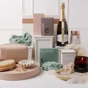 Luxury Pamper Hamper with Chandon