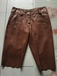 在飛比找Yahoo!奇摩拍賣優惠-西班牙 Loewe 焦糖色小羊皮短褲 34
