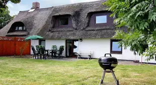 Holiday home on the dike, Busum