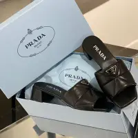 在飛比找Yahoo!奇摩拍賣優惠-Prada/普拉達經典三角標高跟涼鞋拖鞋