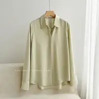 在飛比找ETMall東森購物網優惠-仿醋酸襯衫寬松淺綠色上衣緞面