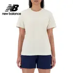 【NEW BALANCE】 撞色刺繡棉質短袖上衣_女性_杏色_WT41509LIN