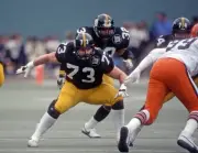 Offensive linemen Craig Wolfley and Ray Pinney of the Pittsburgh- 1983 Old Photo