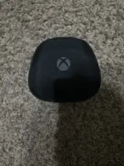 XBOX ELITE SERIES 2 CONTROLLER CASE WITH CHARGING STAND And Acessories