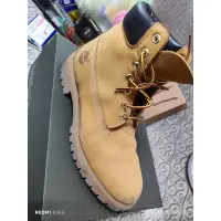 在飛比找蝦皮購物優惠-Timberland 男款小麥黃經典防水6吋靴28cm 二手