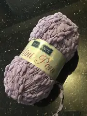 Sundance Yarns Mini Pom - Medium Size 4