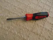 Snap-on Tools USA RED 7/32" Tip Soft Grip Flat Head Screwdriver SGD2B NEW