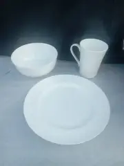 30 pcs. 10 Sets Mikasa Swirl White DJ100 6" Bowls 9"Plates 4.5" Mugs 10 Ea.